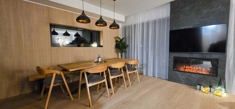 Izba Apartmanica Chalet 5B, Donovaly v CTS - CONSULTING TRADE SERVICE s.r.o. – Jedálenský stôl