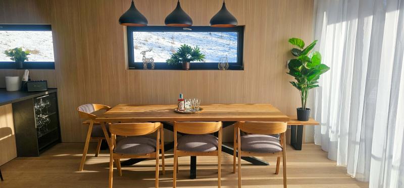 Izba Apartmanica Chalet 5B, Donovaly v CTS - CONSULTING TRADE SERVICE s.r.o. – Jedálenský stôl