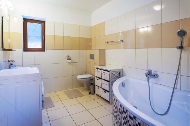 Izba Apartmanica Tále 8A, Chopok / Tále / Mýto pod Ďumbierom v CTS - CONSULTING TRADE SERVICE s.r.o. – Kupelňa