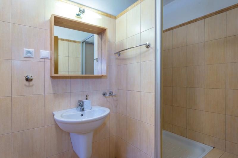 Izba Apartmanica Tále 8A, Chopok / Tále / Mýto pod Ďumbierom v CTS - CONSULTING TRADE SERVICE s.r.o. – Kúpelňa