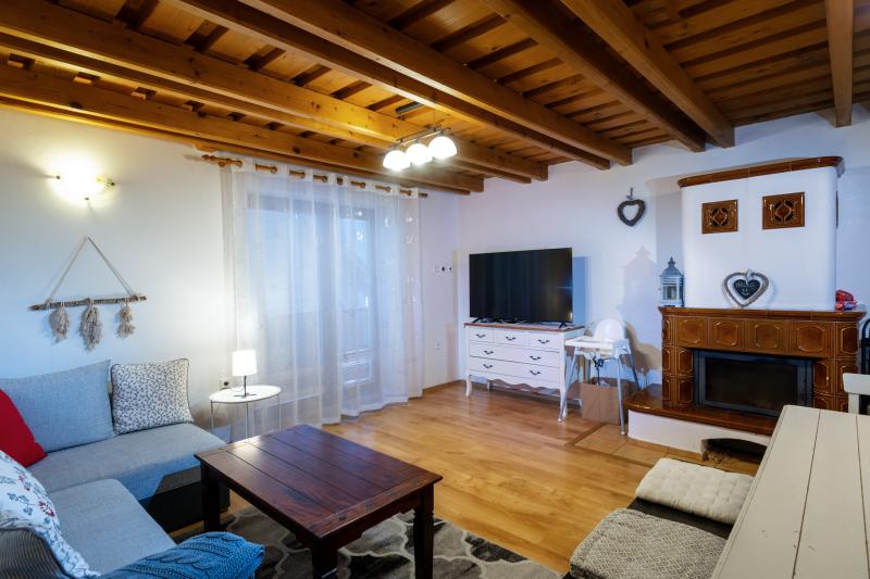 Izba Apartmanica Tále 8B, Chopok / Tále / Mýto pod Ďumbierom v CTS - CONSULTING TRADE SERVICE s.r.o. – Obývačka