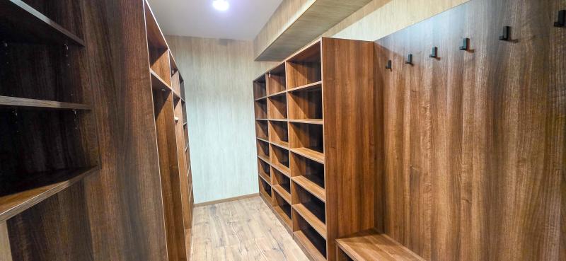 Izba Apartmanica Galileo 25 Donovaly v CTS - CONSULTING TRADE SERVICE s.r.o. – šatník